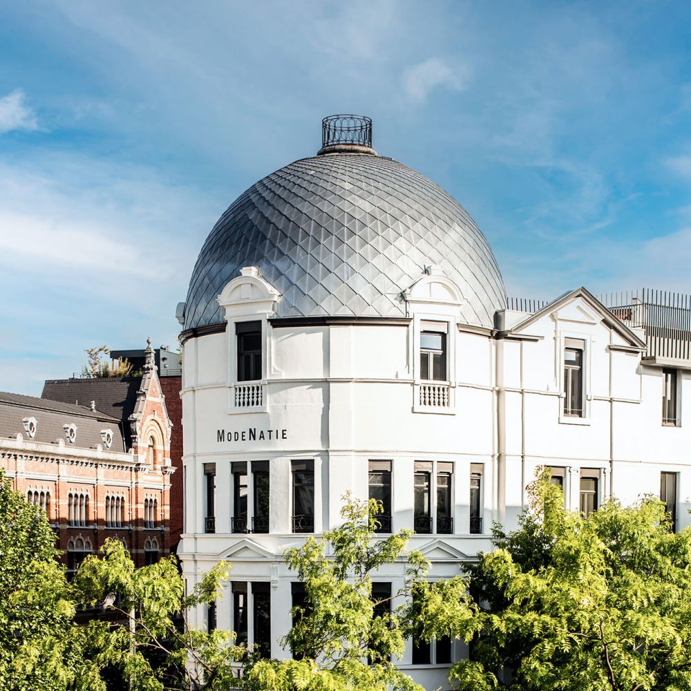 gerenoveerde koepel van het ModeMuseum in Antwerpen