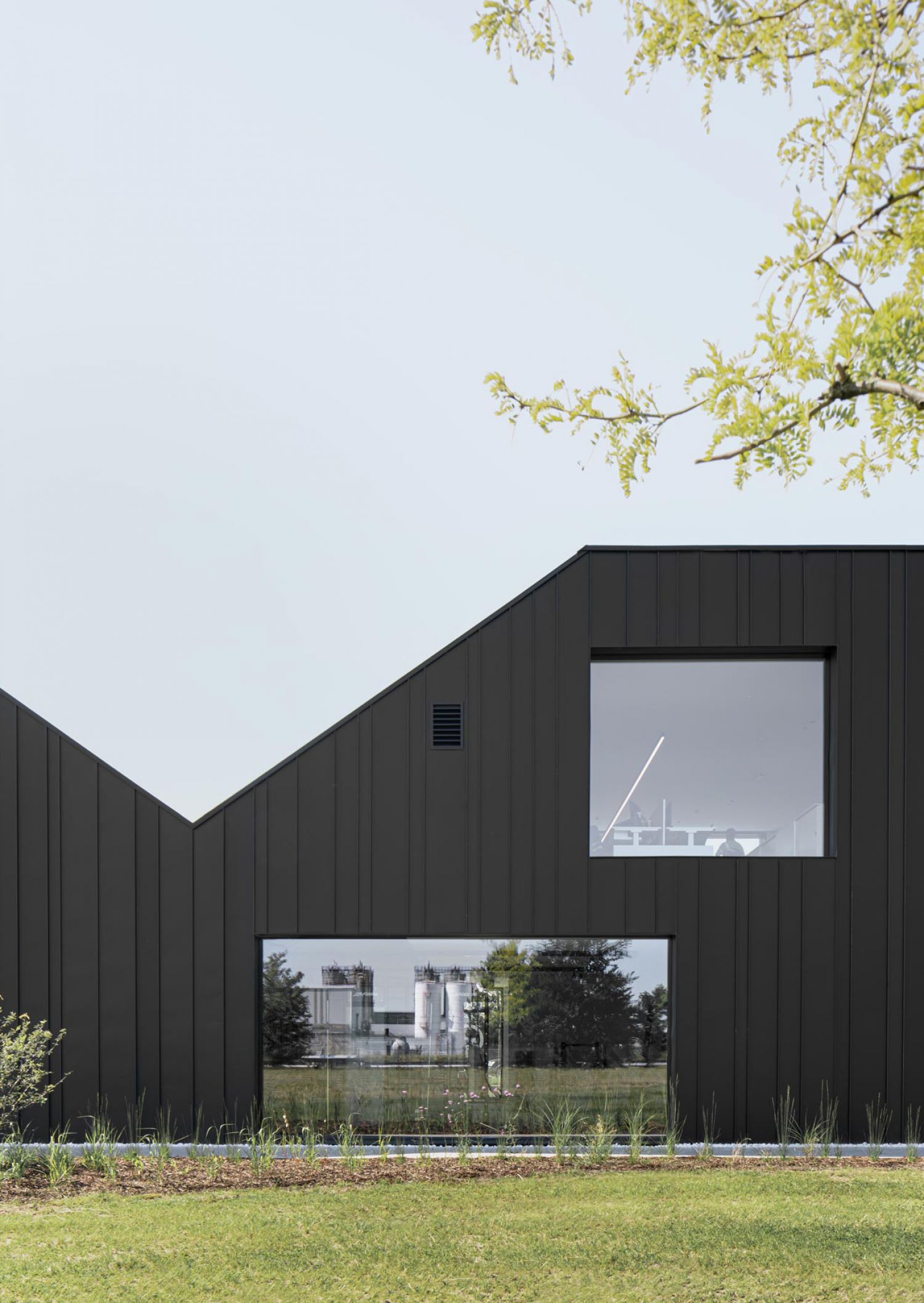 Zink staande naad voor bedrijventerrein ineos in Geel