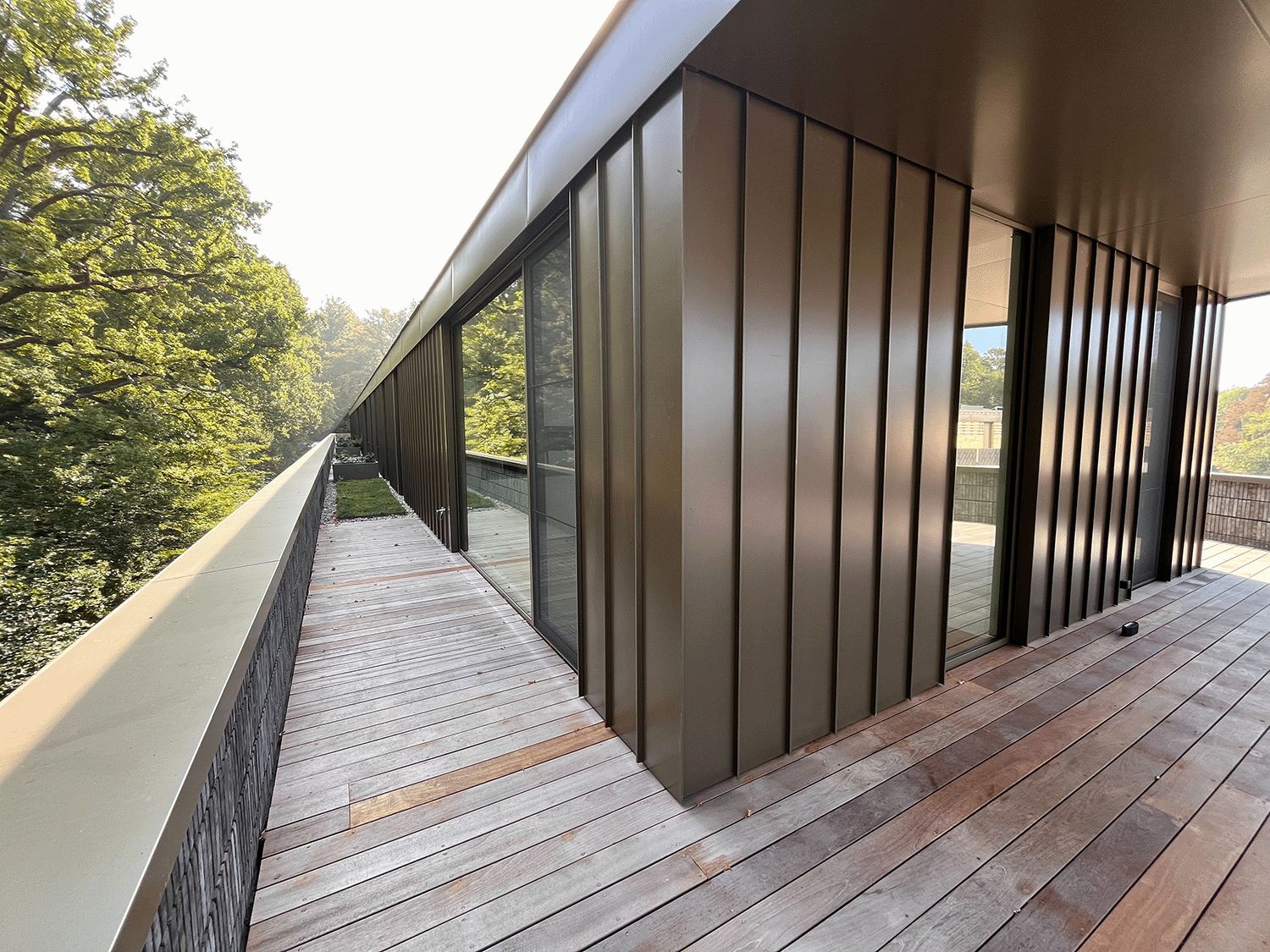 Pigmento Dark Brons Zink als gevelbekleding