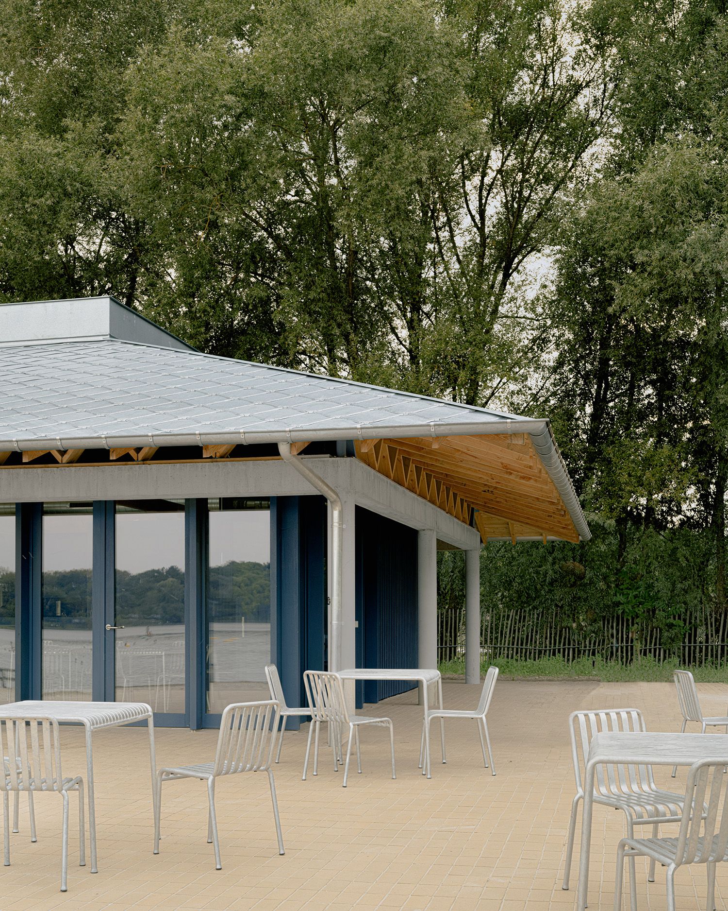 leien in natuurzink als dakbedekking.